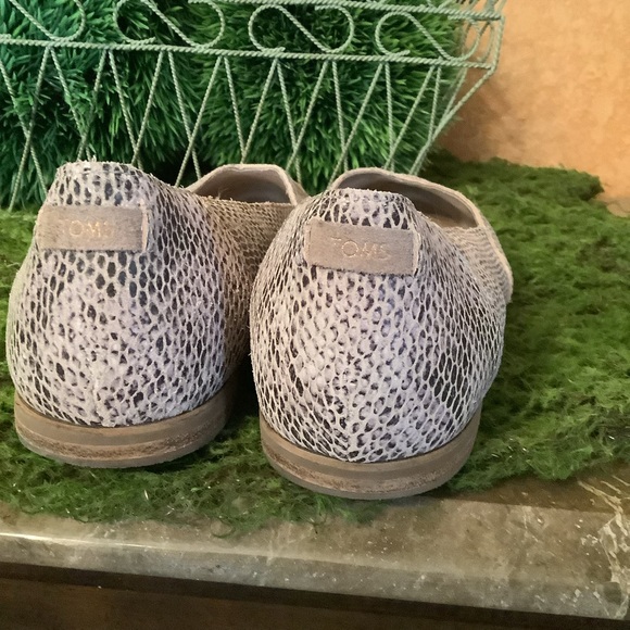 Toms Julie suede snakeskin print slip on flats size 8.5 - Picture 7 of 11